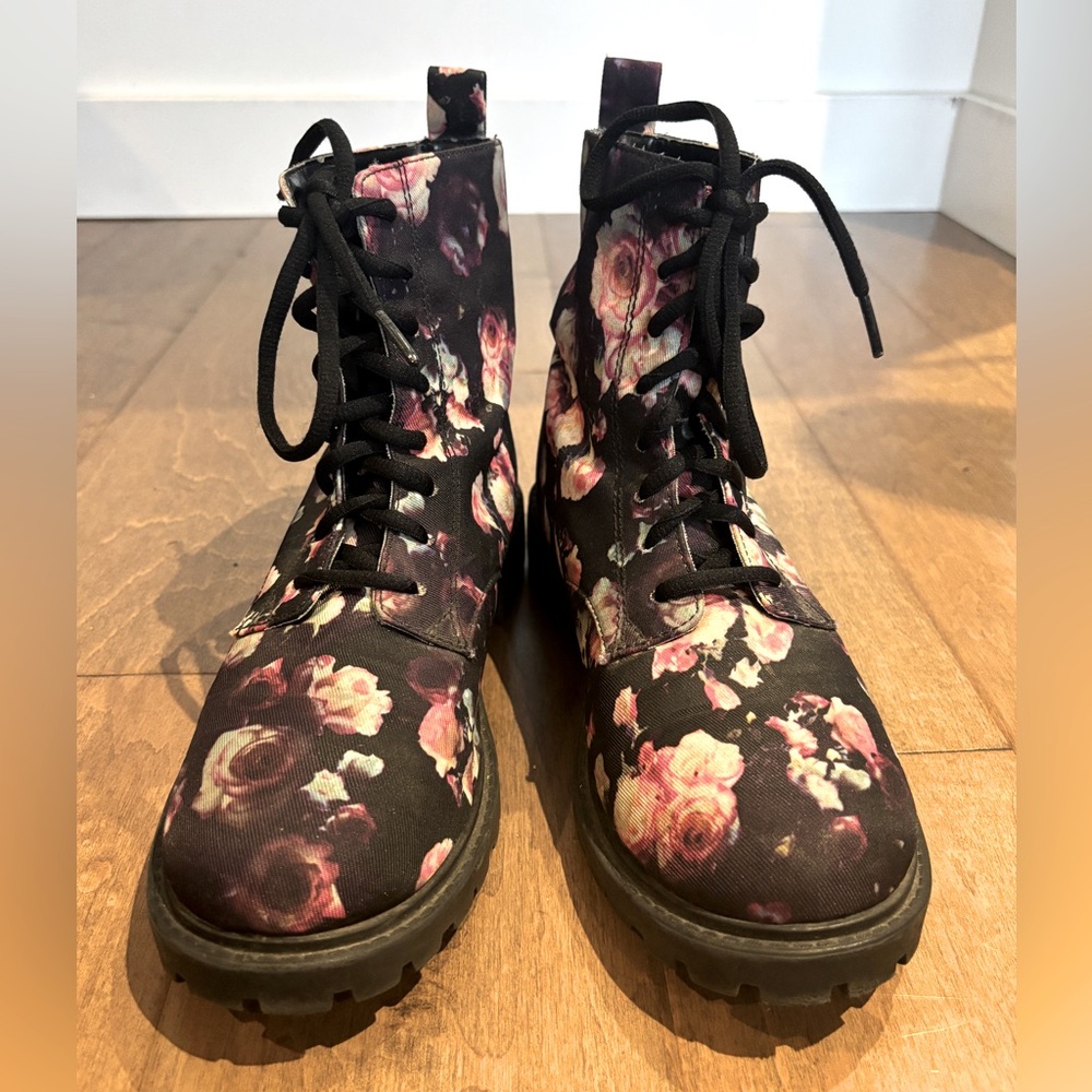 Divided Floral Fabric Boots